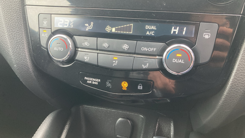 Nissan Qashqai 1.5 dCi 115 N-Connecta 5dr Diesel Hatchback